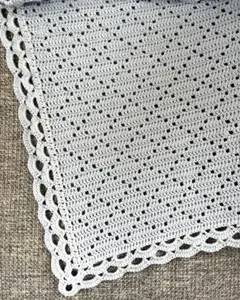 ハンドメイド　かぎ針編み　ブランケット　インテリアカバー　透かし編み