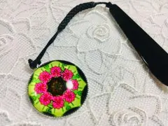 帯留め 又は 帯飾り 〜〜黄緑・ピンク花