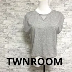 [TWNROOM ツインルーム] Vネック 半袖 Tシャツ　サイズ Fのサムネイル
