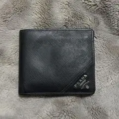 PRADA ブラック 二つ折り財布