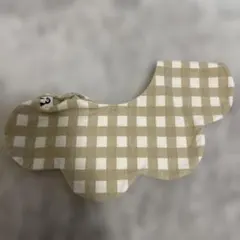 ベージュと白のチェック柄スタイ コニー