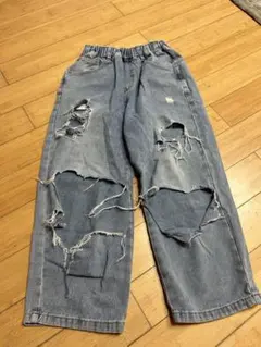 ダメージ加工 ライトブルー デニム　9Y 130