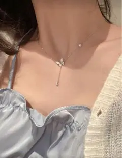 蝶　ネックレス