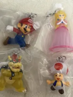 スーパーマリオ　めじるしアクセサリー　4個セット