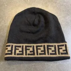 冬物セールFENDI ニット帽 ブラック・ベージュ TU