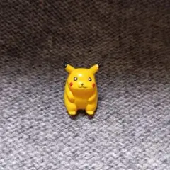 ポケモン　フィギュア　初代ピカチュウ