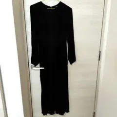 UNIQLO 綺麗め系 ロングワンピース長袖 インナー付黒Sサイズ