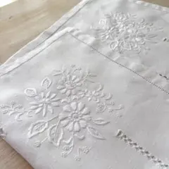 フランスヴィンテージカットワークと白糸刺繍のテーブルクロス リネン