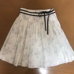 レストローズ  花柄スカート