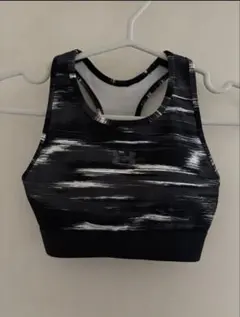 UNDER ARMOUR スポーツブラ Sサイズのサムネイル