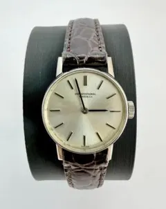 IWC シャウハウゼン　ヴィンテージ　レディース　手巻き　稼働品　尾錠純正　時計のサムネイル
