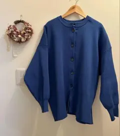 リブ編みブルーニット長袖