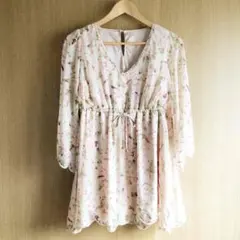 イング スカラップ フレアスリーブ シフォン チュニック フラワー 花柄 ピンク