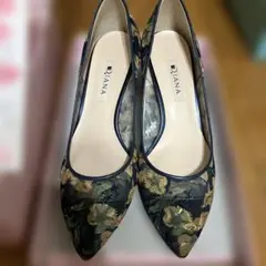 Item thumbnail for item 7abe8f5e-f88f-4515-ad0c-fd5b93514177