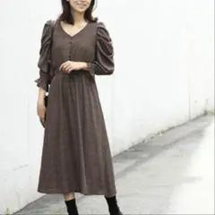 VIS 袖ボリューム花柄シャーリングワンピース フリーサイズ