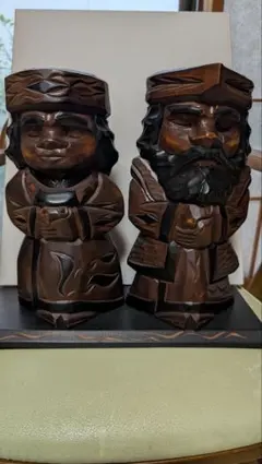 ウポポ　木製彫刻 伝統的な人形セット