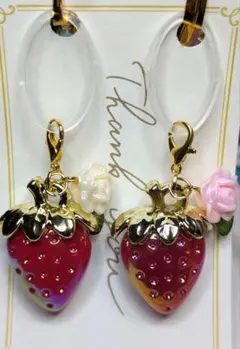 ぷっくりいちごちゃんのチャーム♡アンブレラマーカー２個セット☆