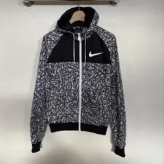 美品　ナイキ　NIKE ナイロンジャケット　レディース　S