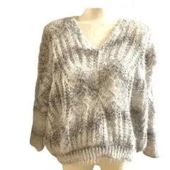 透かし編みニットVネック セーター 白×グレー七分袖ニットセーター