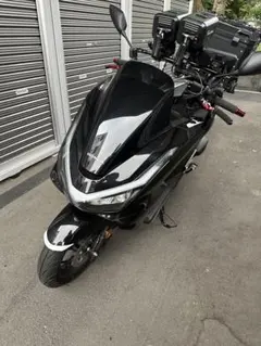 ホンダ PCX125 jk05 2025年式　Uber仕様 カスタム多数のサムネイル