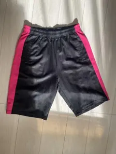 バスケットボールパンツ 黒とピンク