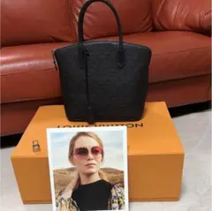 Item thumbnail for item 116f294a-07f1-4403-aae9-1ea6449ee3d2