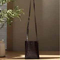 ALTROSE アルトローズ クロコ型押し ショルダーバッグ ブラウン 茶