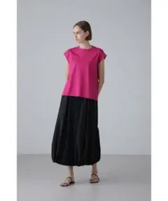 新品タグ付き adore アドーア メモリータフタスカート - メルカリ