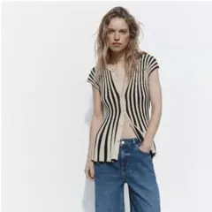 ストライプ柄クロップド丈ニットトップス