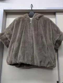 冬物　CHIC ELEUR フェイクファー　半袖ベスト　モカ　新品未使用