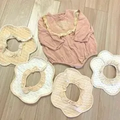 【80】美品 ピンク 刺繍ロンパースと花形スタイセット まとめ売り 5点 春服