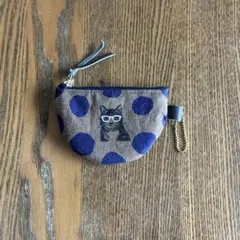 1048. 半円型ポーチ(小) エチノ ネイビードット シルバーのめがね猫ちゃん