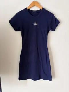 【stussy横文字タグ】stussy ネイビー 半袖ミニワンピース