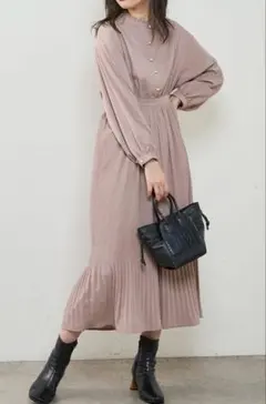 ナチュラルクチュール パール プリーツ ワンピース ベージュ ロングワンピース