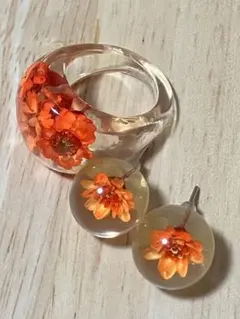 オレンジ花デザイン リングとピアスセット