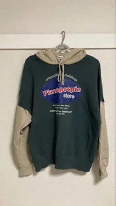 フード付きパーカー