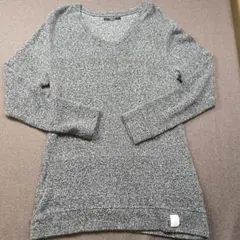 AZUL by moussy Vネック ニット グレー　M29のサムネイル