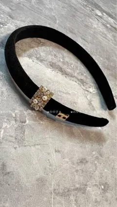 匿名配送 herlipto Crystal Charm Headband - メルカリ