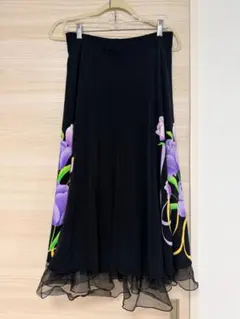 フレアスカート 紫色の花柄 フリル付き
