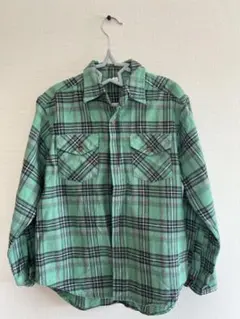 緑色 チェック柄 長袖シャツ　UNIQLO 130