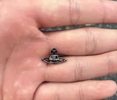 ヴィヴィアンウエストウッド JOLENEシングルピアス ガンメタル 39612