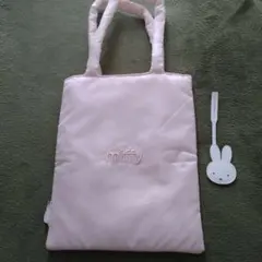 miffy ピンク トートバッグ　チャーム付き