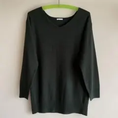 GU・深緑色 Vネック 長袖ニットセーター
