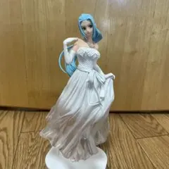 ワンピース ビビ　白いドレス フィギュア