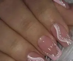 ピンク波状デザインネイルチップ 24個入り