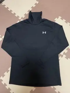 Under Armour タートルネックシャツ 黒　ゴルフ
