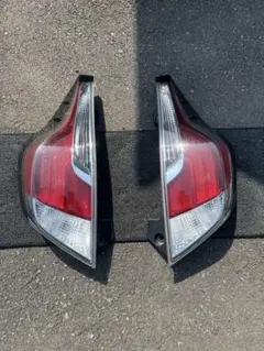 W*様 アクア　前期 純正テールランプ 中古 おまけあり W*様 アクア 前期 純正テールランプ 中古 おまけあり - メルカリ