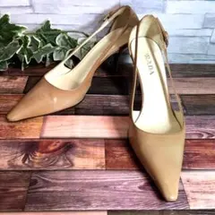 PRADA プラダ エナメルポインテッドトゥパンプス D27