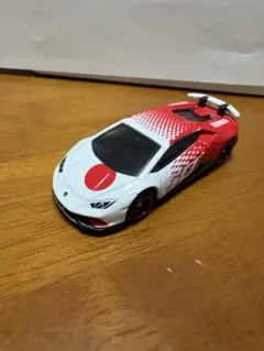 トミカ ランボルギーニ ウラカン ベルフォルマンテ 50周年