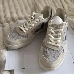 VEJA スニーカー 24cm ホワイト系 美品 メッシュ 軽量 - メルカリ